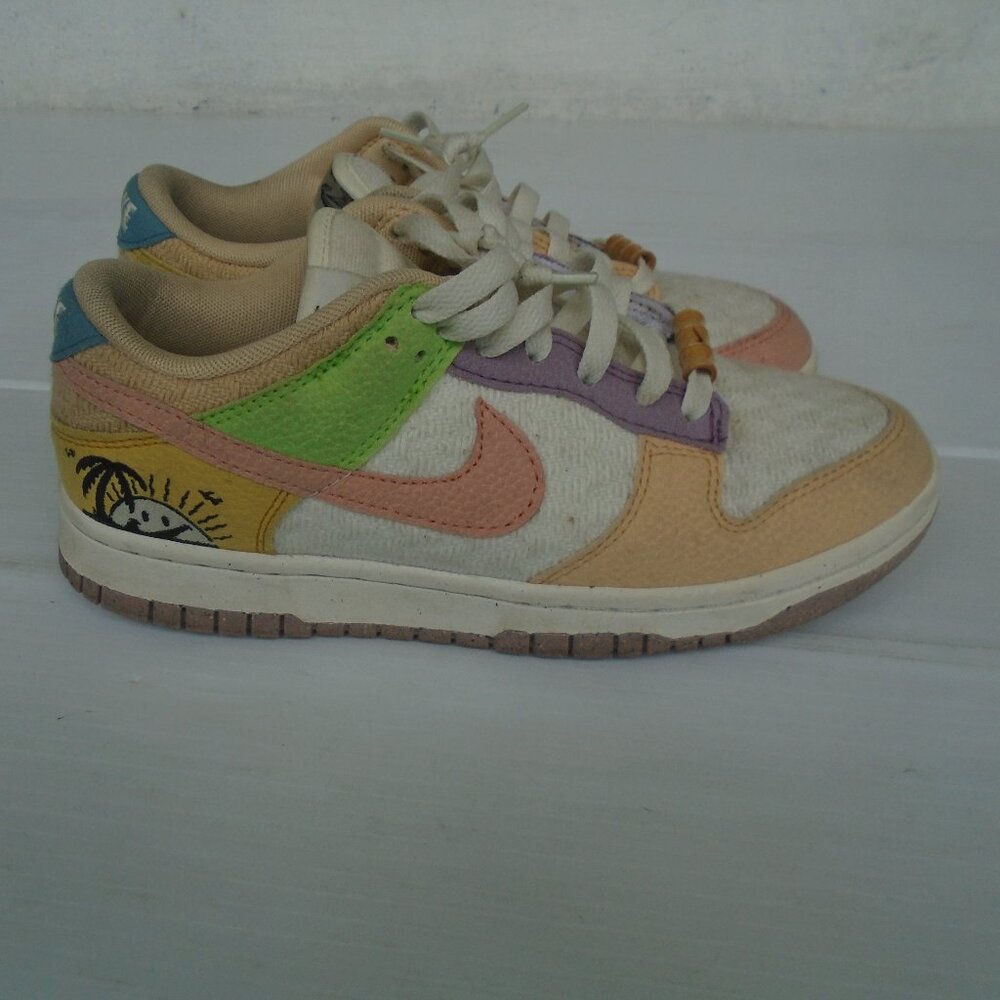 Nike Dunk Low SE Sun Club (DQ0265-100) Womens Size 7 Multicolor Sail/SAnded Gold